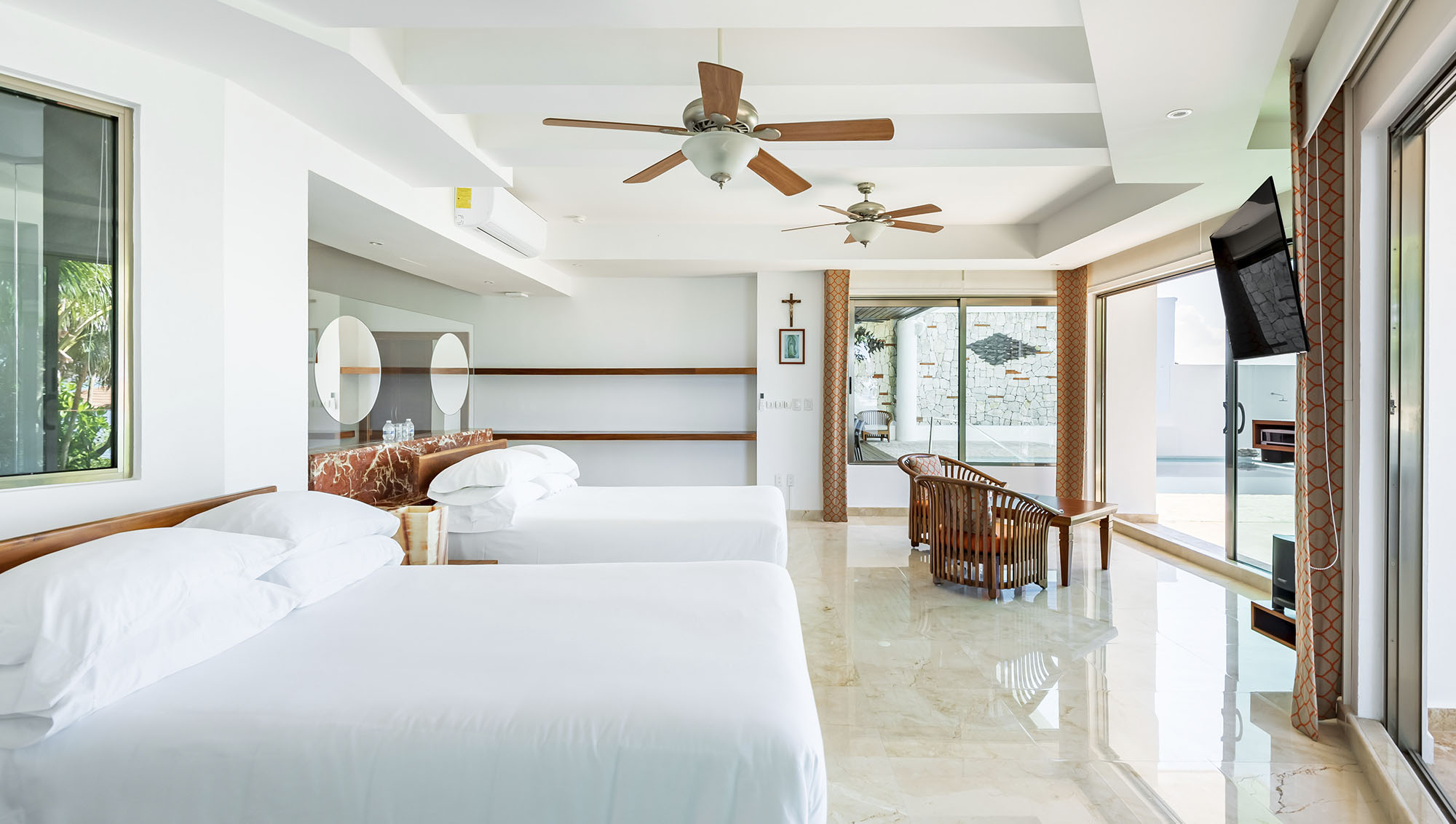 Pool Suite